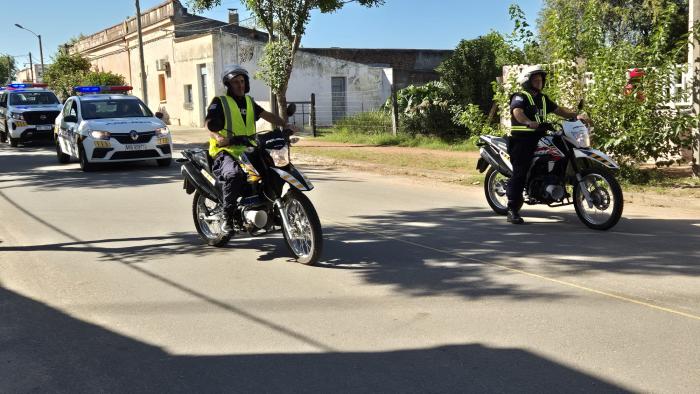 DESFILE, MOTOS PATRULLEROS