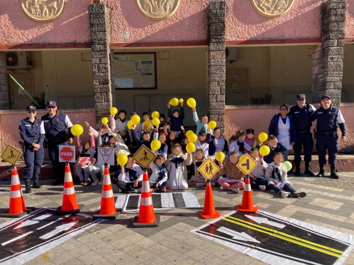 Niños en actividad recreativa Niños en actividad recreativa