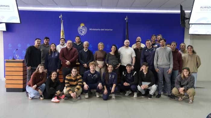 Foto de asistentes y autoridades Foto de asistentes y autoridades
