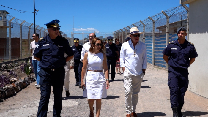 Autoridades visitan Unidad N°17