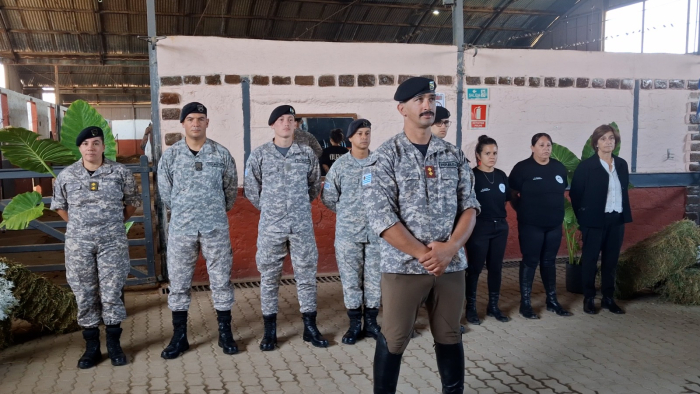 Jefe de Curso de Guía en Equinoterapia y participantes formados Jefe de Curso de Guía en Equinoterapia y participantes formados