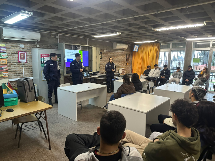 Alumnos participando del taller
