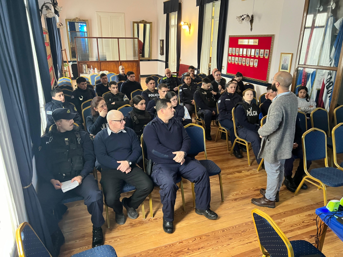 Charla de prevencion de conductas suicidas en la Jefatura de Policia de Maldonado