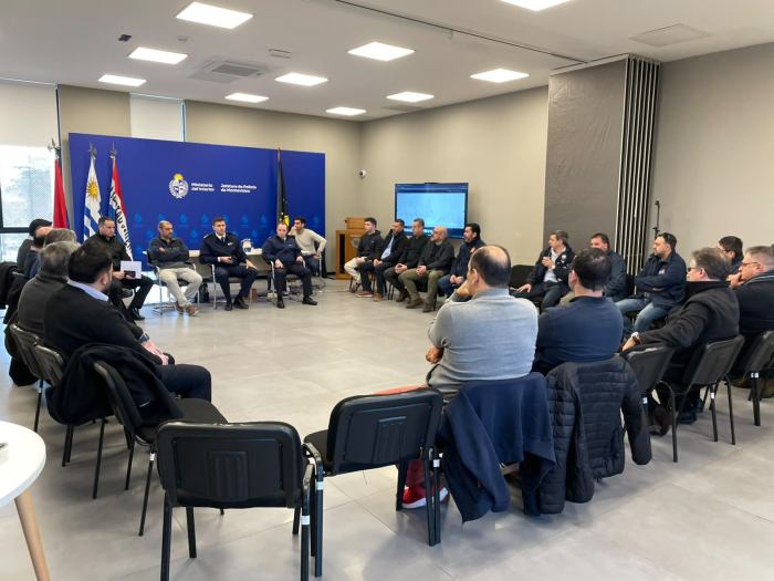 Parte del Comando de Jefatura de Policía y Unott reunidos 