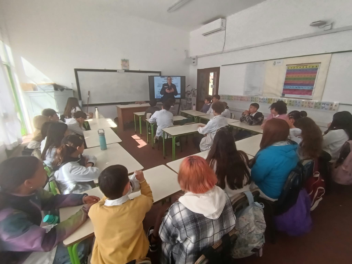 Charlas PCOP a niños de la Escuela 27