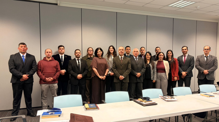 Policía de Montevideo participa en encuentro técnico sobre prevención de ataques en escuelas Panorámica de los participantes del encuentro