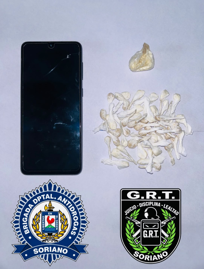 Efectos incautados por personal policial en procedimiento celular y sustancias estupefacientes incautadas
