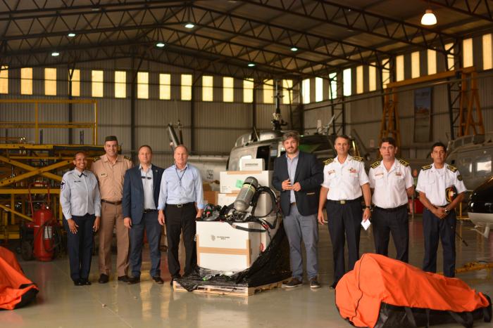 Autoridades de embajada sinae y dnb