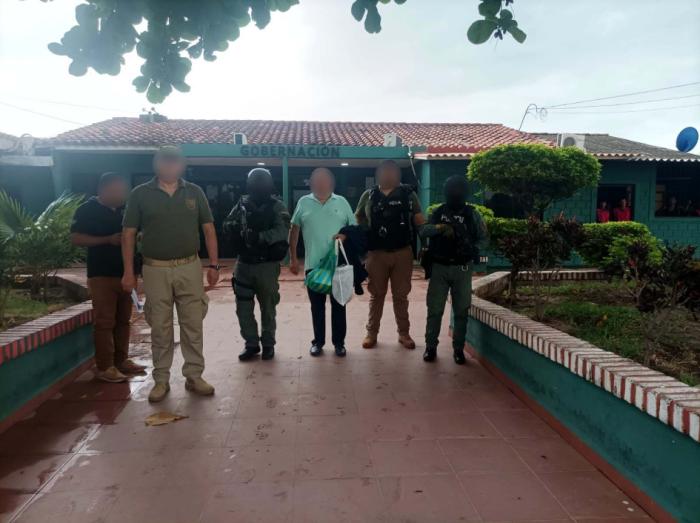 extraditado junto a policías bolivianos