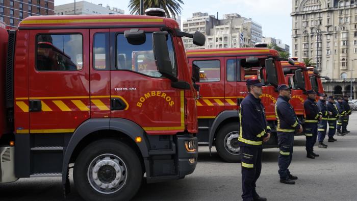 Entrega de autobombas a la Dirección Nacional de Bomberos Entrega de autobombas a la Dirección Nacional de Bomberos