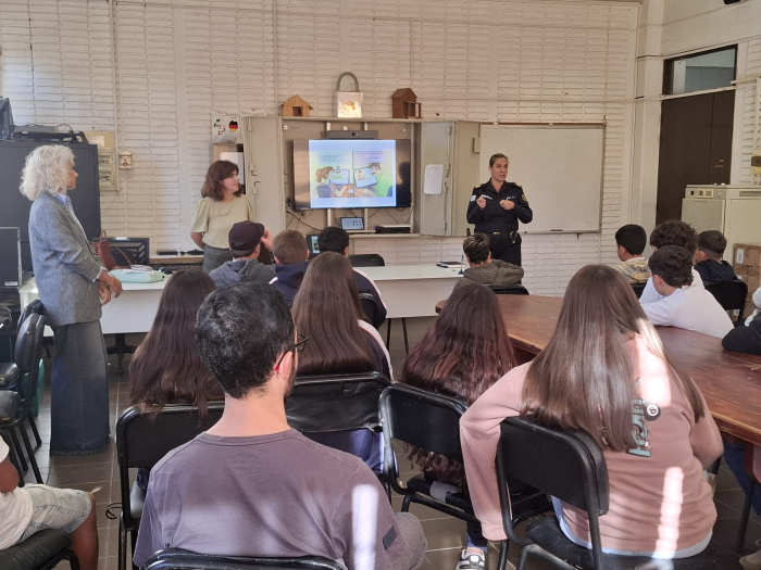 Charla en Liceo de Pan de Azúcar