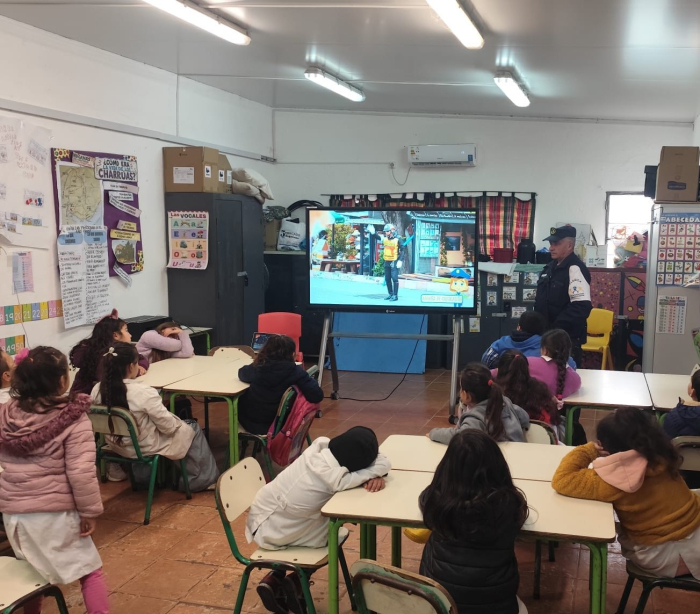 Charla en Escuela 109