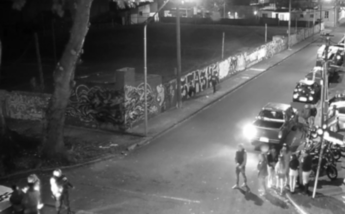 Momento en que arriban los policías