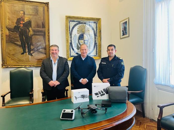 Donación del drone a Jefatura de Tacuarembó Donación del drone a Jefatura de Tacuarembó