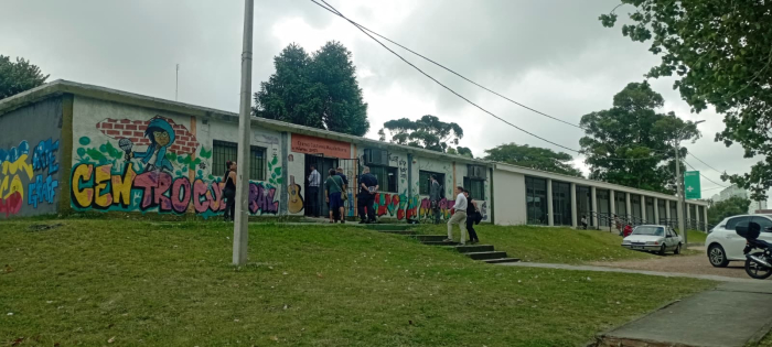 Gente entrando a Inve 16