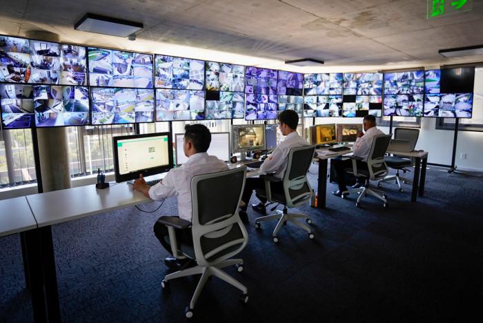 Sistema de videovigilancia para centros educativos públicos 