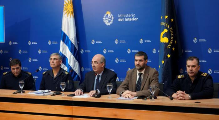 autoridades del Ministerio del Interior y de la Policía Nacional durante la conferencia de prensa