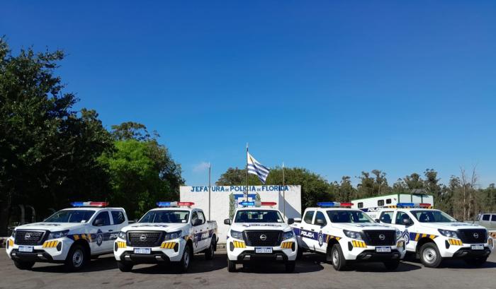 Cinco camionetas Policiales
