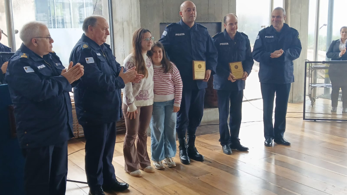RECONOCIMIENTO POLICIAS DE SECCIONAL 12 QUE ASISTIERON A NIÑA DE 8 AÑOS Reconocimiento