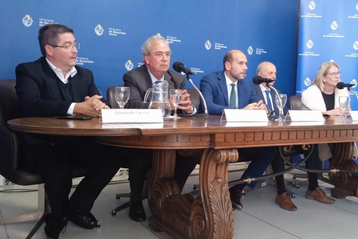Autoridades en rueda de prensa