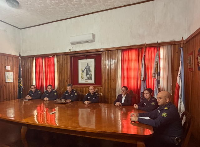 autoridades de las Jefatura de Policía de Río Negro y Colonia en conferencia de prensa