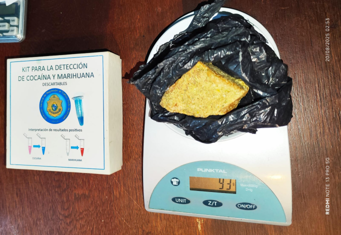  Pasta base de cocaína en piedra incautada.