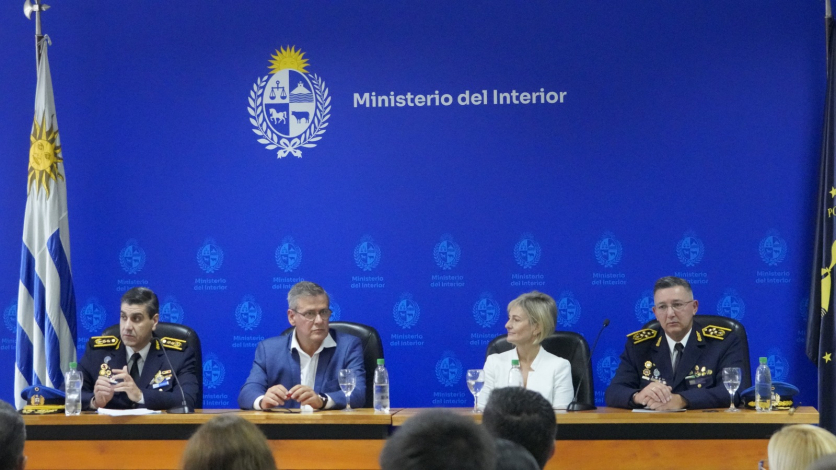 Ministra interina, Prosecretario de la Presidencia, Director de la Policía, Director de la Educación