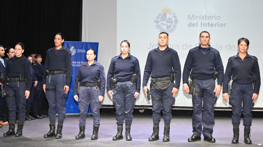 policias reconocidos en acto