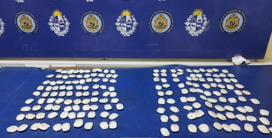 Incautan casi 3 kilos de cocaína camuflados en ropa y carteras enviados desde Uruguay a Asia