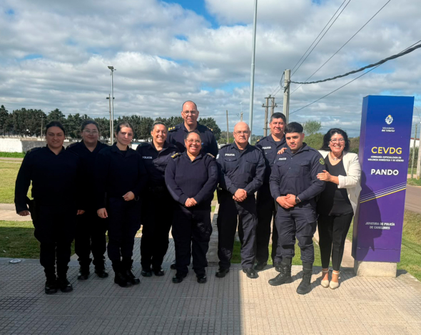 Autoridades de la DNPG junto al Equipo de trabajo de la CEVDG de Pando