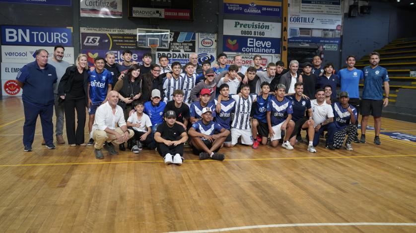 Lanzamiento del programa de básquetbol social 