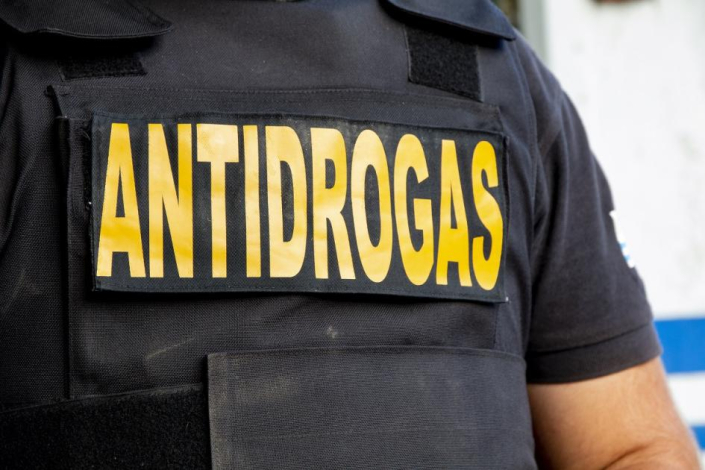 Brigada Departamental Antidrogas Chaleco antibalas que dice Antidrogas
