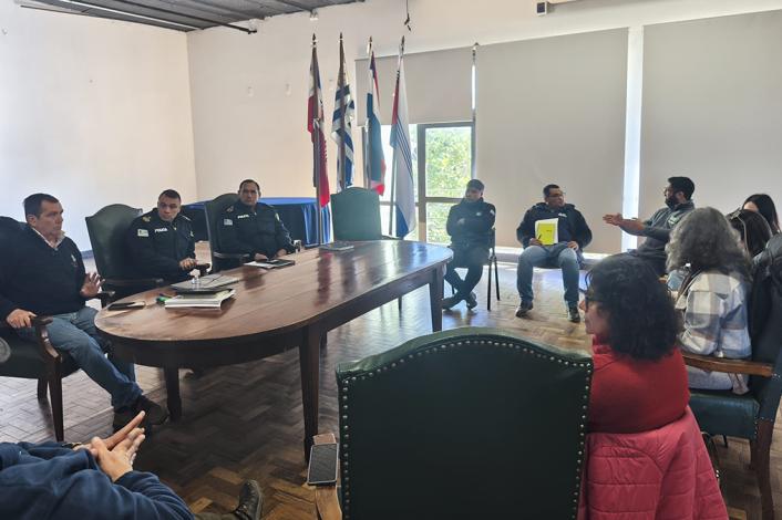 Autoridades de jefatura, CECOED, MIDES. Municipio e Intendencia reunidos.