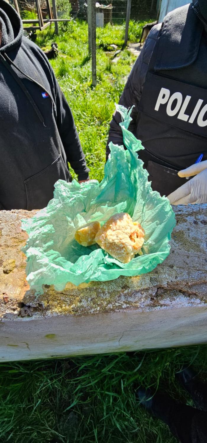 Droga incautada en procedimiento de Estupefacientes.