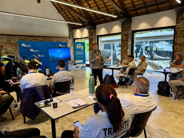 Participantes durante el curso Programa de Seguridad de los Motociclistas