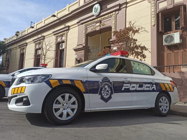 Móvil policial Jefatura de Florida