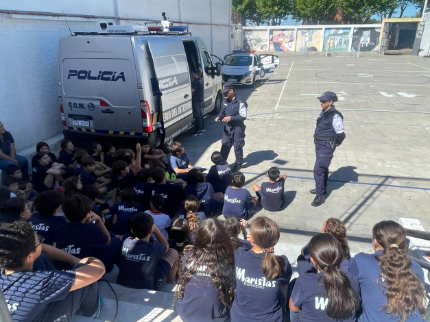Personal del PCOP con alumos del Colegio San Luis