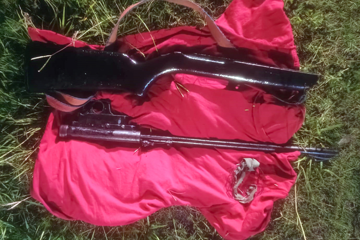 Mochila municiones y cargador incautados por la policía