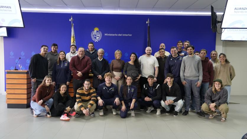 Foto de asistentes y autoridades