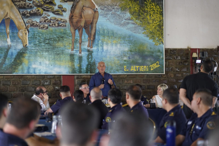 Ministro en reunión con con encargados de todas las unidades policiales de Canelones