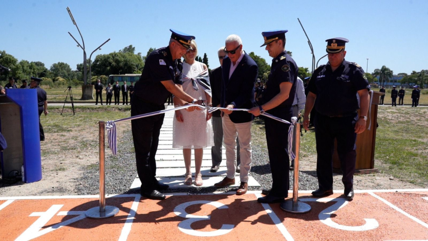 Inauguración de pista de atletismo en la Dirección Nacional de la Educación Policial