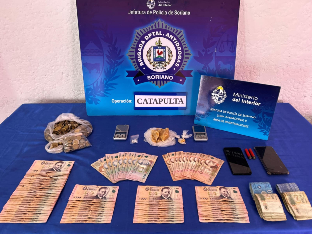 Estupefacientes, dinero, balanzas y celulares incautados en operativo antidrogas en Mercedes.