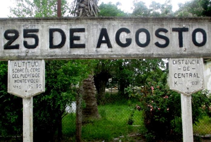Letrero de la localidad de 25 de Agosto Florida
