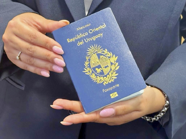 Pasaporte uruguayo