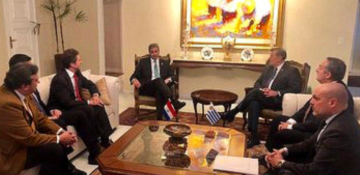 Canciller Rodolfo Nin Novoa junto a Presidente de Paraguay, Don Mario Abdo Benítez y delegaciones de ambos países