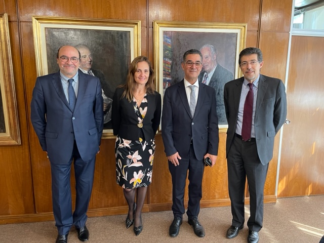 Visita a Uruguay del Director Ejecutivo del Consejo Oleícola Internacional