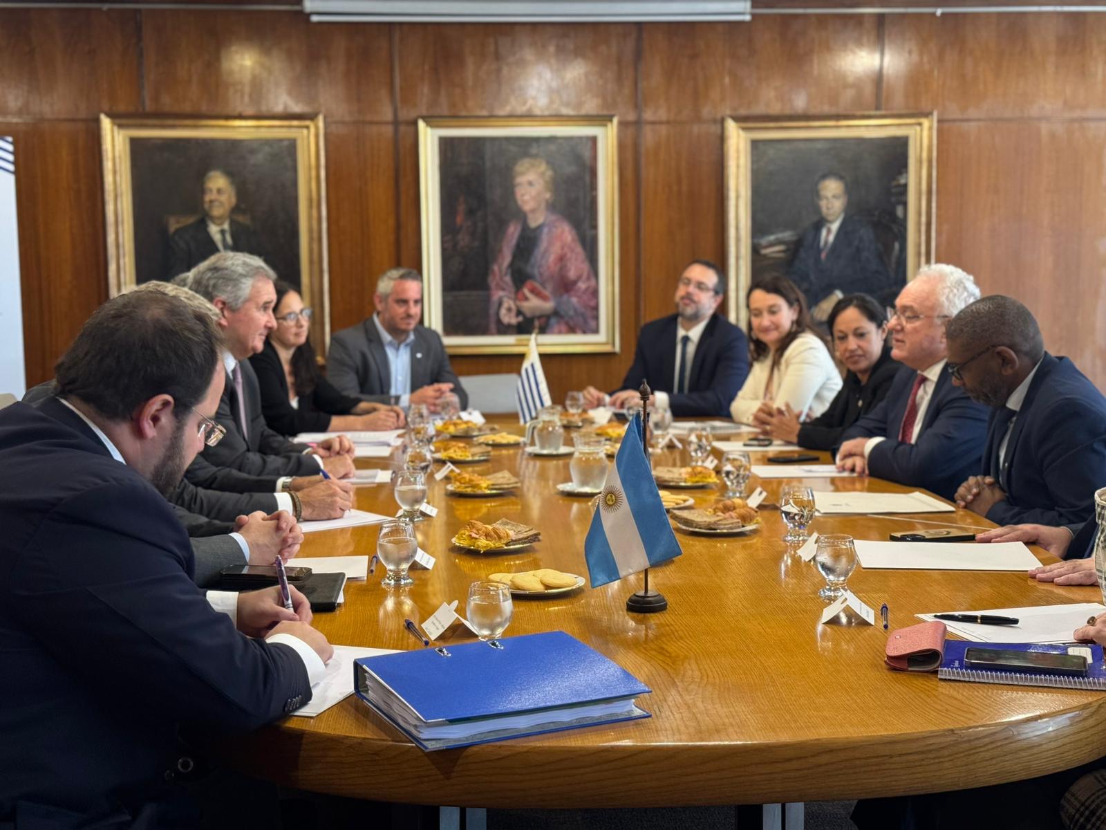 Reunión entre las dos delegaciones