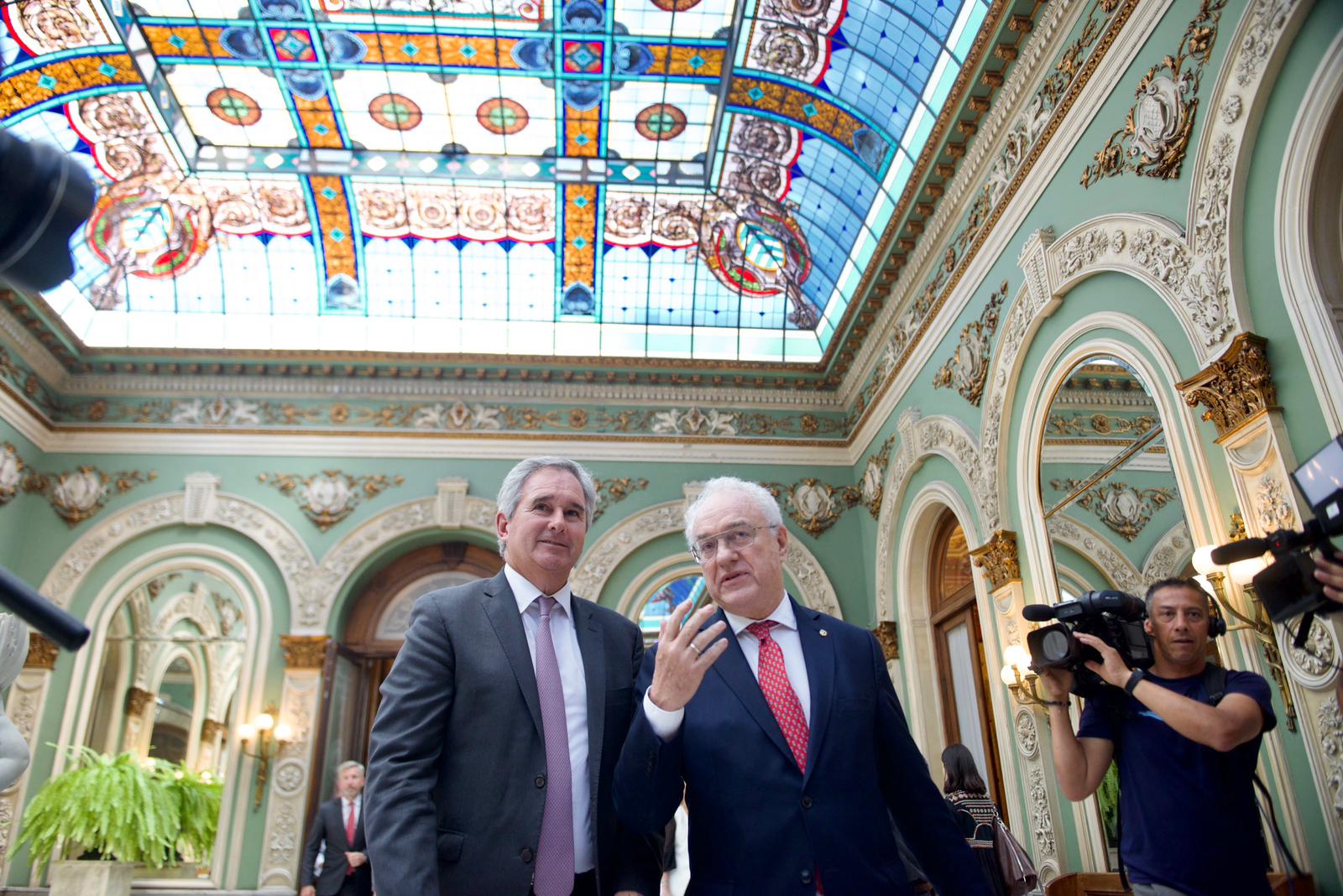 Cancilleres Quirno y Lubetkin en el Palacio Santos