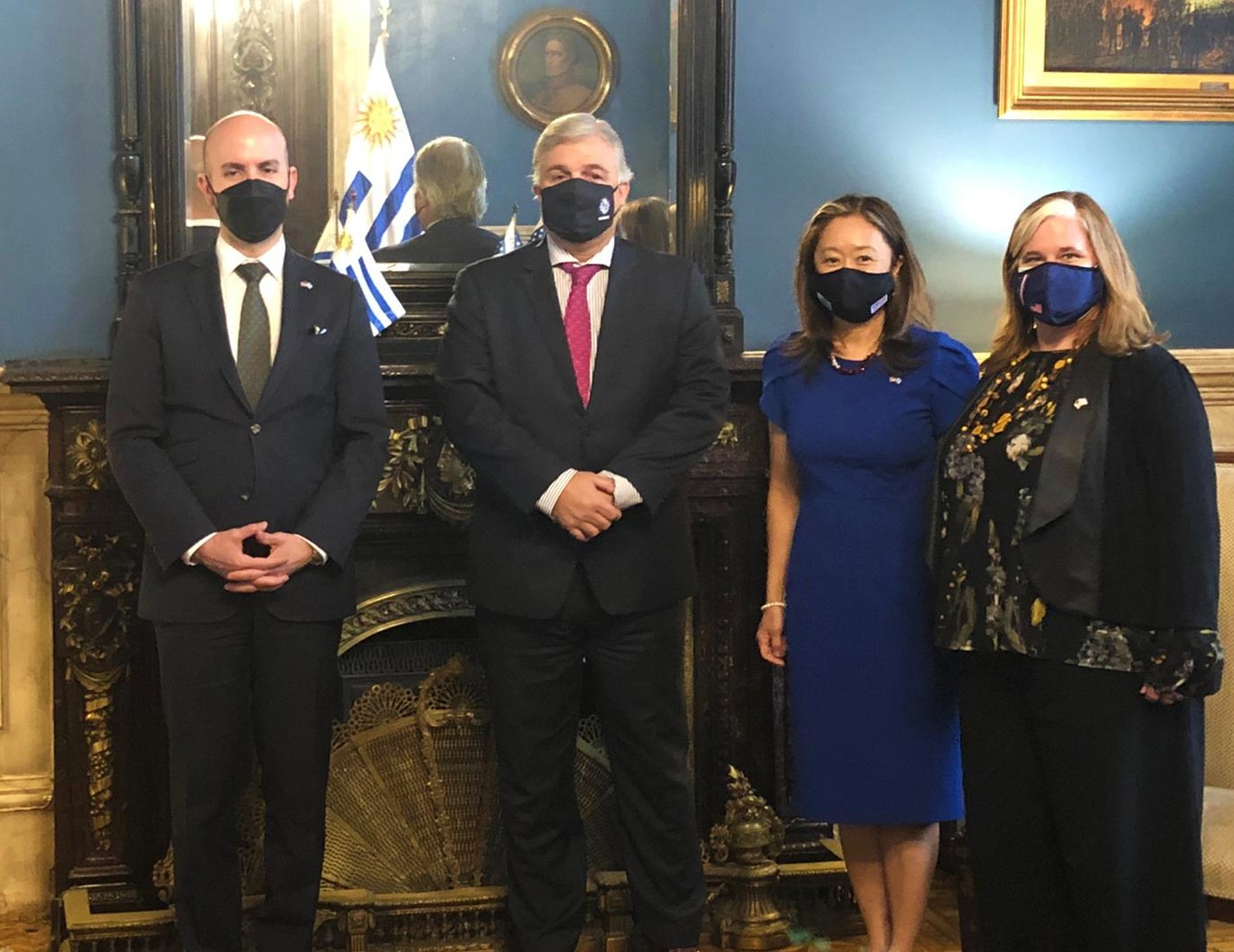 Canciller Bustillo, Juan González, Julie Chung