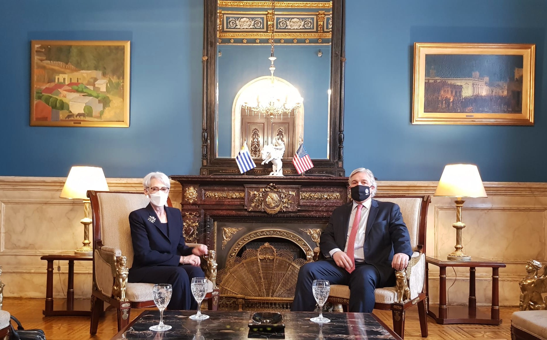Bustillo y Wendy Sherman